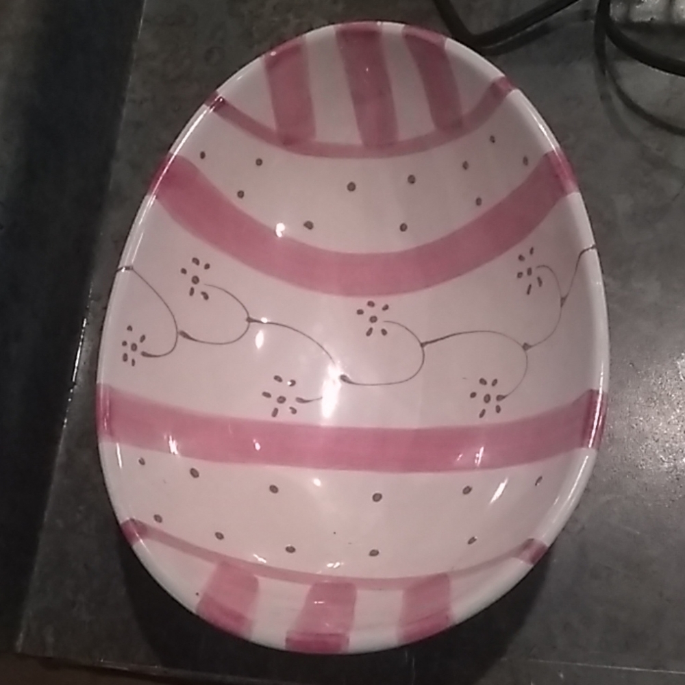 Easter shaped bowl